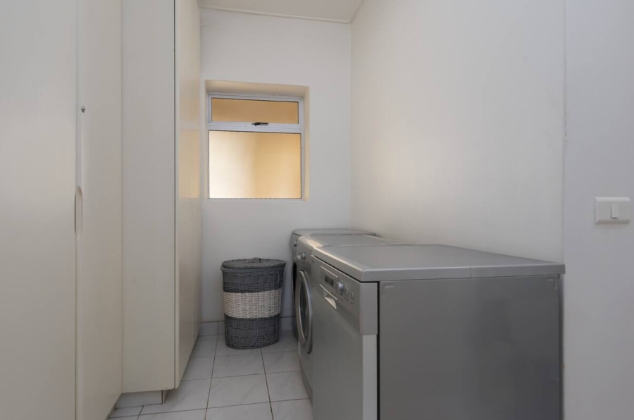 1 Bedroom Property for Sale in Camps Bay Western Cape